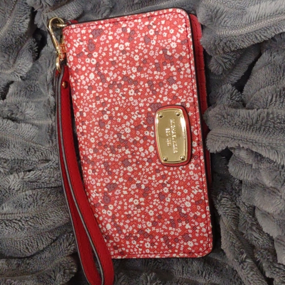 NWOT Authentic Michael Kors floral wristlet wallet - Picture 2 of 8